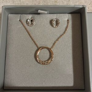 Necklace and earring set